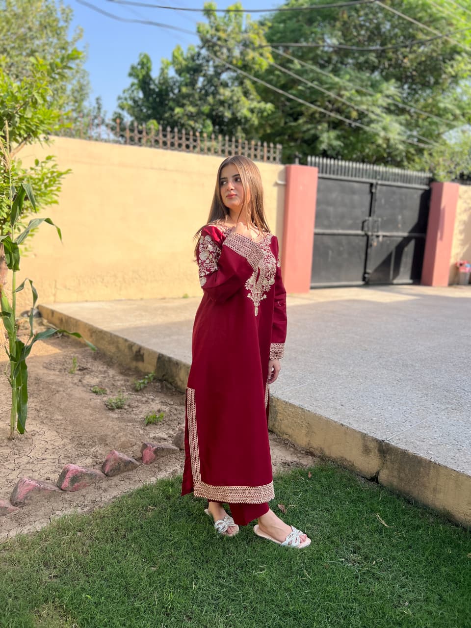 LAIBA EMBROIDERED 2PC