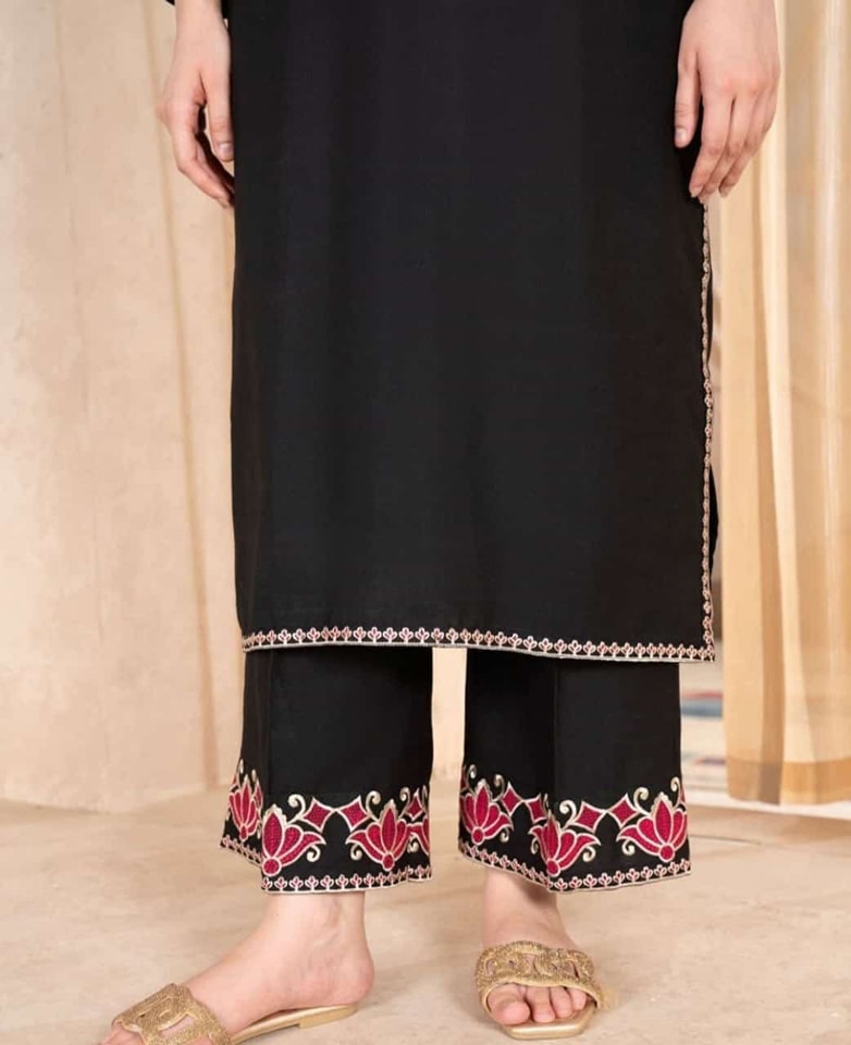 BLACK ROSE EMB 2PC