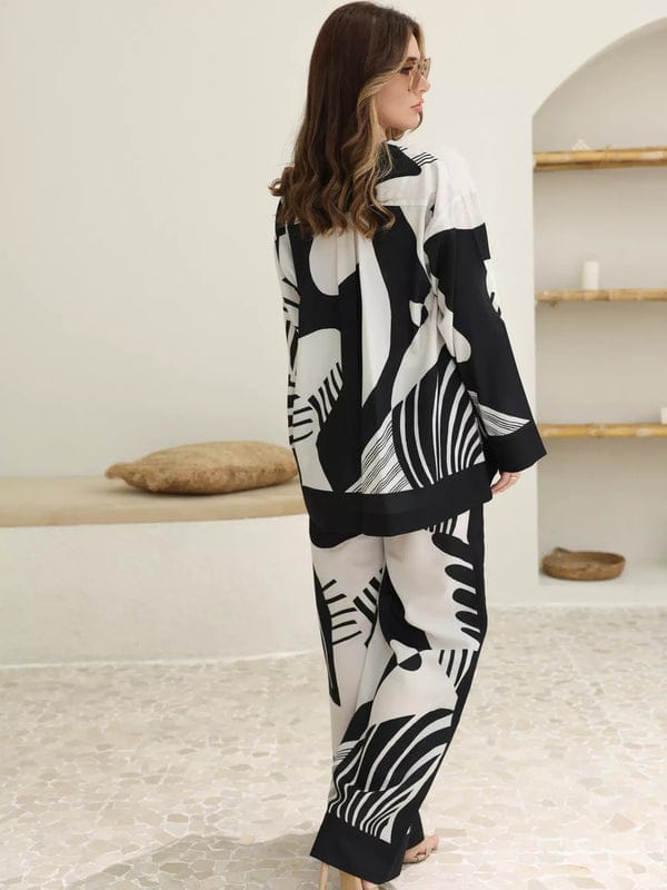 BLACK AND WHITE CORD SET